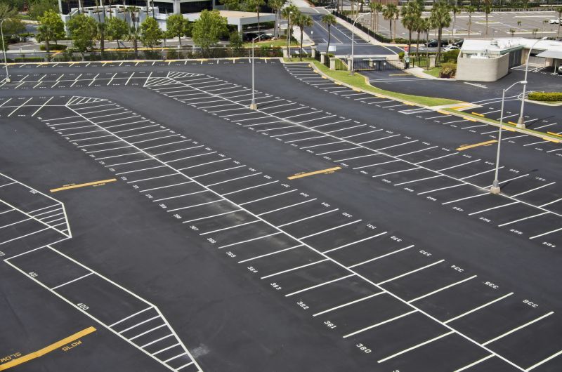 Cost of Commercial Parking Lot Sealing in West Des Moines, IA