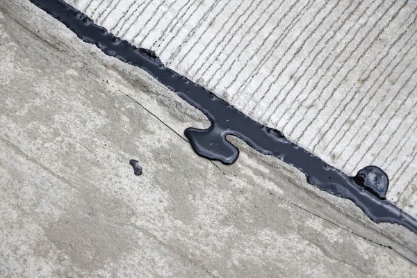 Cost of Pavement Crack Sealing in West Des Moines