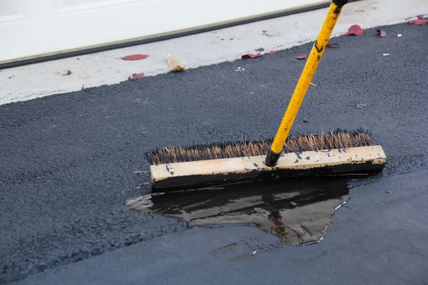 Road Sealing in West Des Moines
